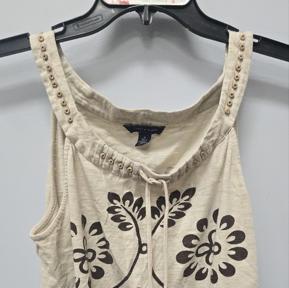 Women's Sleeveless Floral Top